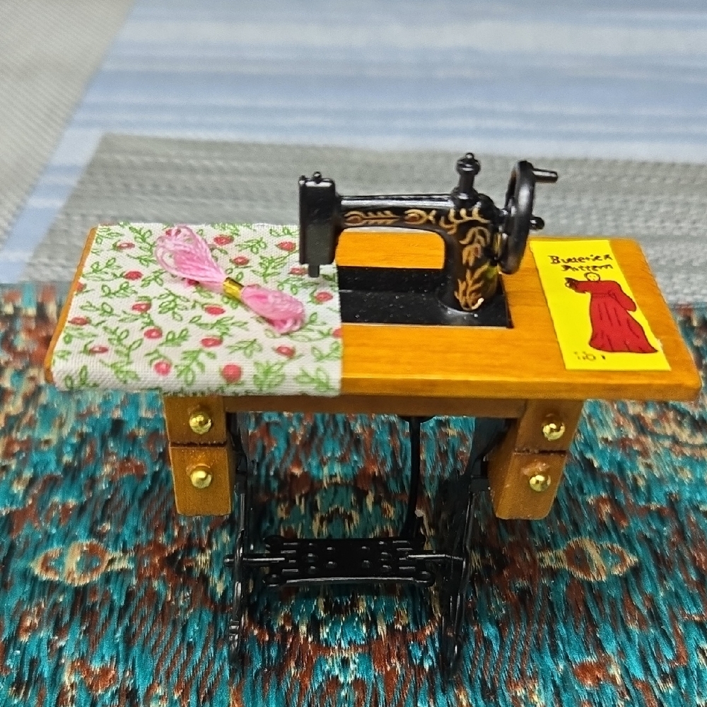 Miniature Sewing Machine with Floral Fabric